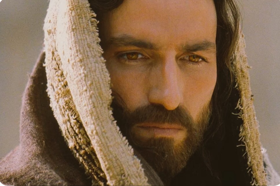 pastorhugolopez's tweet photo. Cuando las palabras no son suficientes para expresar gratitud solo queda una vida que agradezca en cada acción, qué agradezca obedeciendo, qué deje de lastimar tu corazón, una vida que sirva para compartir tu palabra.
Un día te podré ver cara a cara, un día te podré abrazar. https://t.co/pQ8BA7yYxj