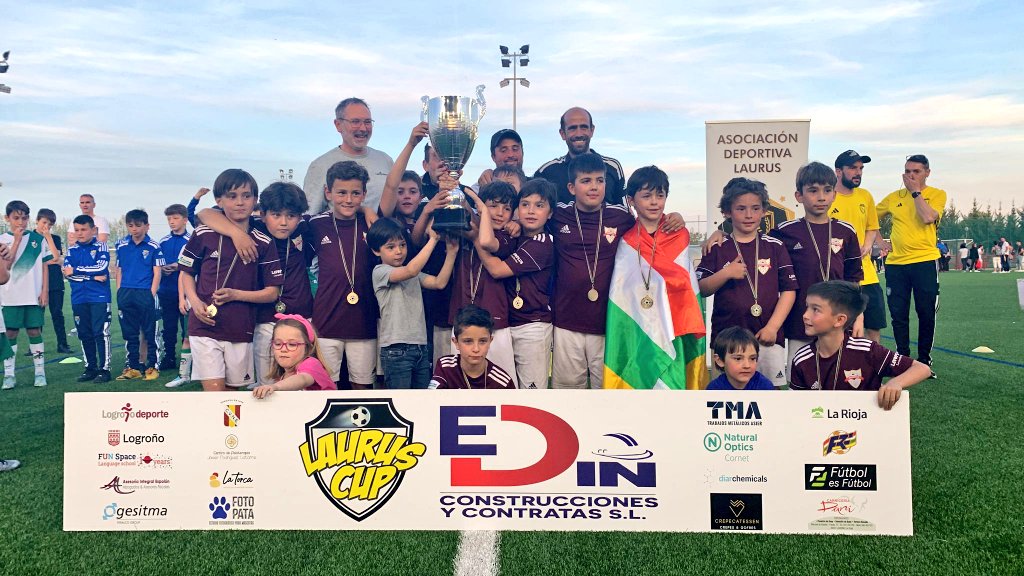 infolaurus's tweet photo. **LAURUS CUP | EDIN CONSTRUCCIONES**

> Categoría: BENJAMÍN 2014 ORO
> Sponsor: CREPECATESSEN
> Cuadro de honor:

Campeón: @EDFL_oficial
2° clasificado: @oberenafutbol
3° clasificado: @cdberceo

¡Gracias a todos por vuestra participación en #LC2023! https://t.co/x858HTVrMb