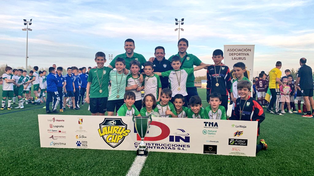 infolaurus's tweet photo. **LAURUS CUP | EDIN CONSTRUCCIONES**

> Categoría: BENJAMÍN 2014 ORO
> Sponsor: CREPECATESSEN
> Cuadro de honor:

Campeón: @EDFL_oficial
2° clasificado: @oberenafutbol
3° clasificado: @cdberceo

¡Gracias a todos por vuestra participación en #LC2023! https://t.co/x858HTVrMb
