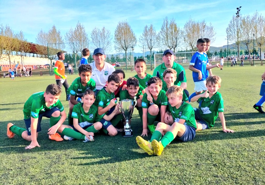 infolaurus's tweet photo. **LAURUS CUP | EDIN CONSTRUCCIONES**

> Categoría: BENJAMÍN 2014 ORO
> Sponsor: CREPECATESSEN
> Cuadro de honor:

Campeón: @EDFL_oficial
2° clasificado: @oberenafutbol
3° clasificado: @cdberceo

¡Gracias a todos por vuestra participación en #LC2023! https://t.co/x858HTVrMb