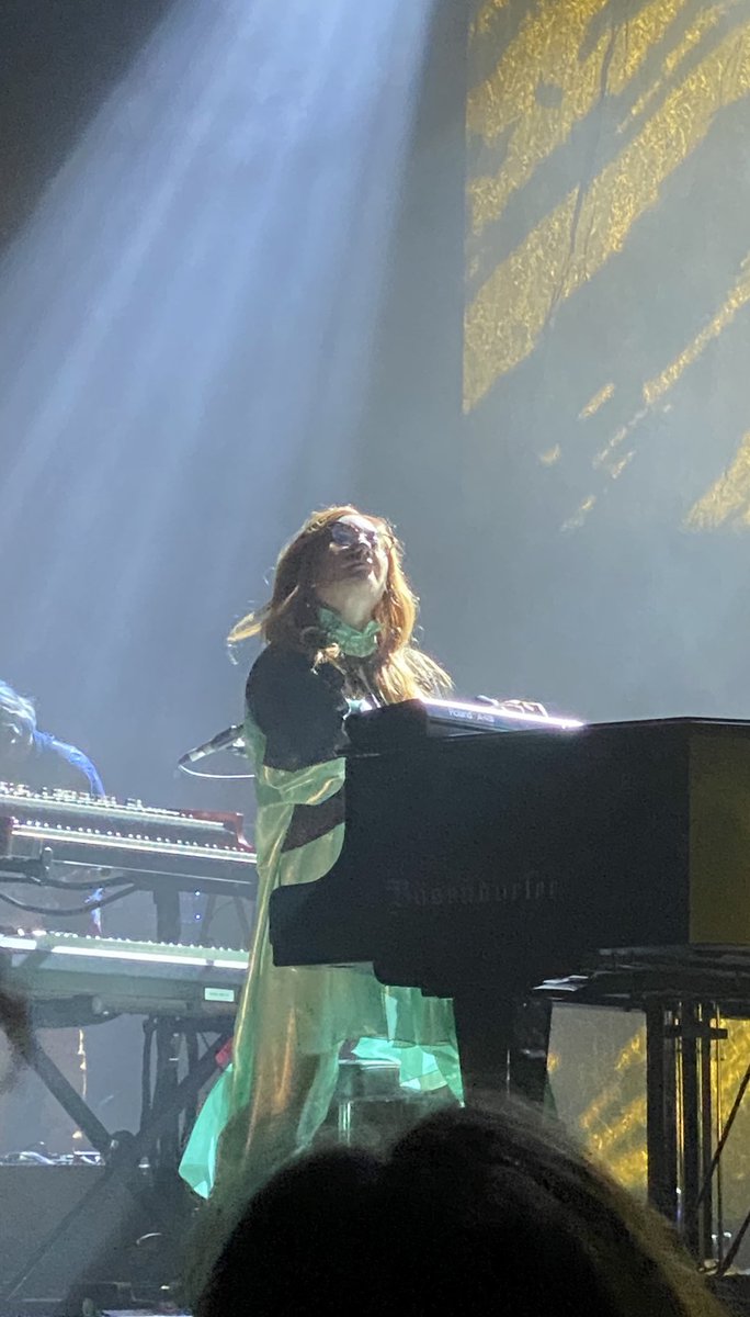rebelsteef's tweet photo. Thank you @toriamos  for two magical nights in Amsterdam! You were on fire! 😍❤️ @Undented #OceanToOcean https://t.co/mDNFwfVXSu
