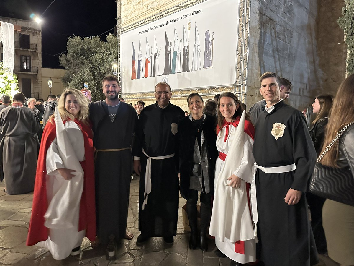 PedroMasBergas's tweet photo. Els @PopularsInca participam de la processó del Divendres Sant plena de tradició i fe.
Disfrutam de les nostres tradicions, feliç Setmana Santa a tots els inquers i les inqueres.
#setmanasantainca2023
#tradicions #pasqua #equip #incapp https://t.co/LAtAH0RsOp