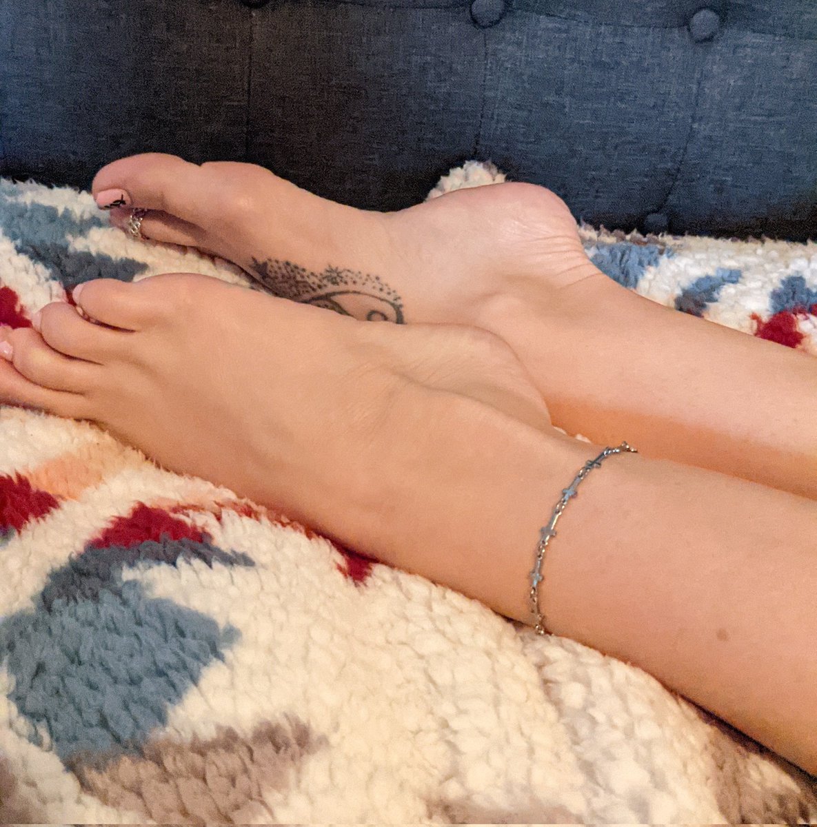 WillowFoxFeet's tweet photo. ๐๐ฃโค๏ธ๐ฃ๐
#danglingqueen #dangling #dangle #fashion #heels #heelpop #style #stilettos #heelpopping #shoeplay #shoelover #heellover #barefeets #archedfeet #footplay #heeladdict #danglingheels #danglingfeet #barefeets #footplay #toeplay #barefootgirl #archedfeet https://t.co/UEvADpgWLK