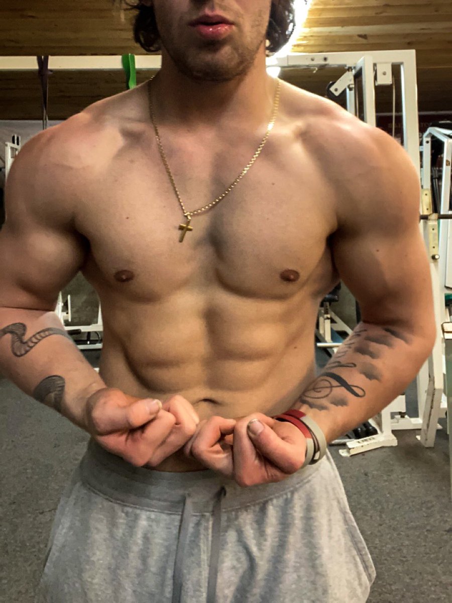 JackSharpe33's tweet photo. some stuff from yesterday in the weight room. 455x5 working set. feeling ready for a season 🏈 https://t.co/usQarzjHlF