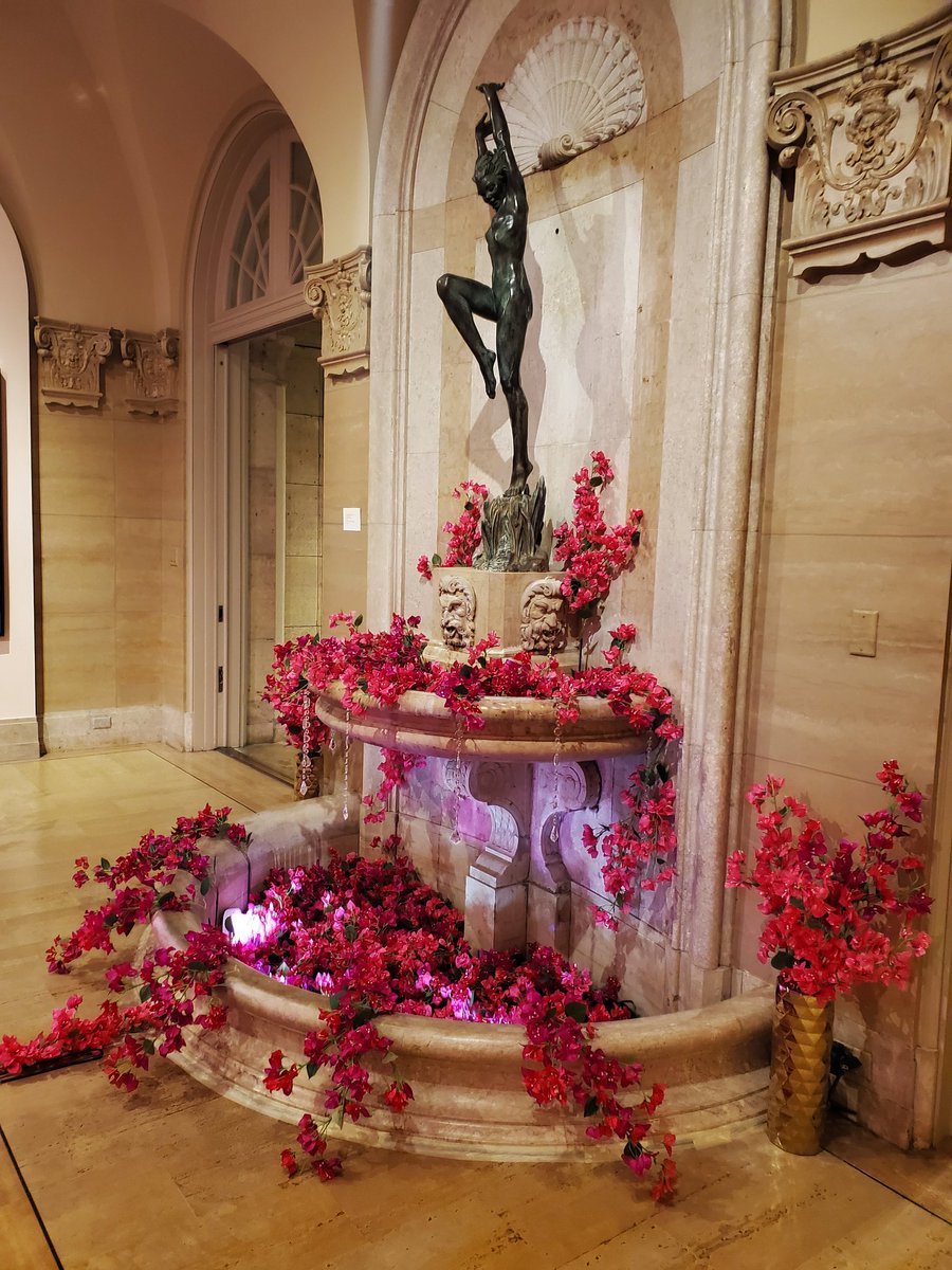 divine_mandy's tweet photo. The villa @Philbrook was assigned to me to create a floral art display, by fate, for the Art in Bloom Weekend! 🌺💓🌺 #ArtinBloom23 #divinedesignsbymandy https://t.co/JP58RgKZq3