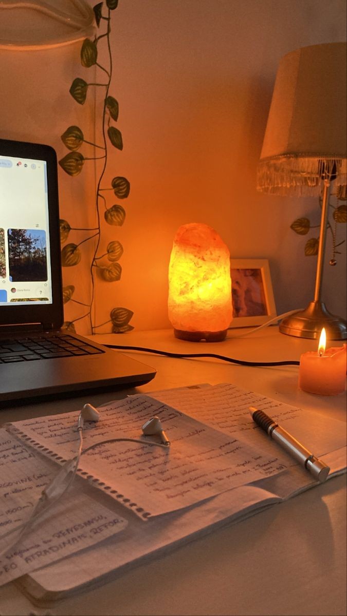 cicstudies's tweet photo. ⌕ search: #studytwt ˒ #studytwtbr ˒ #studytechbr

  – nana | 2005 | ela/dela
  – vestibulanda de ciência da computação
  – enem &amp; vests
  – pt-br | eng

  💌: livros, programação, rotina, séries e lana del rey
  
  ♡/↺ = moots! https://t.co/6Dl5XnLE0v