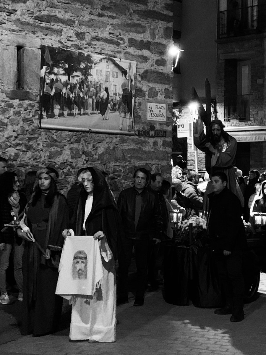 fvilanova62's tweet photo. Divendres Sant. Esterri d’Àneu. https://t.co/PVCnmOZDCd