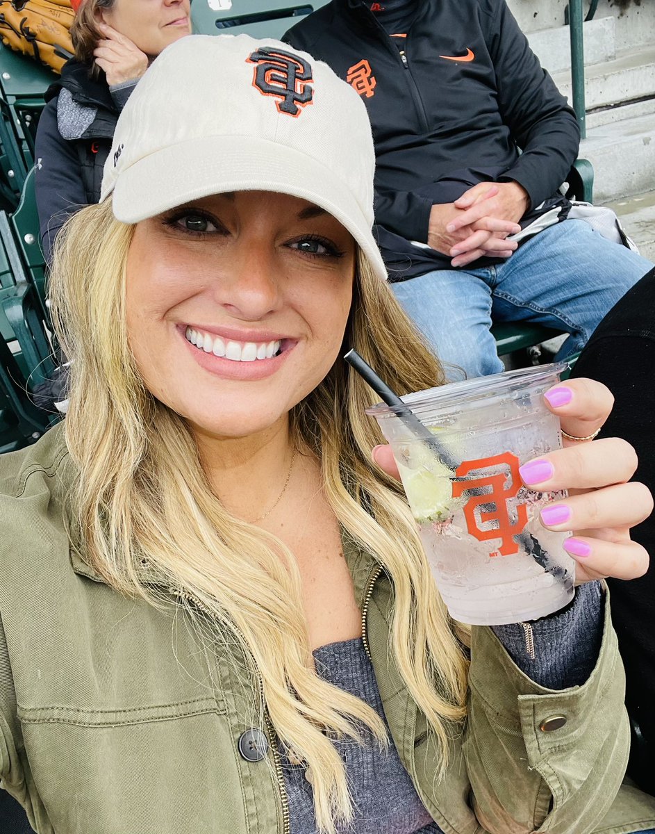 MacKatie18's tweet image. @SFGiants home opener. #springbreakforever