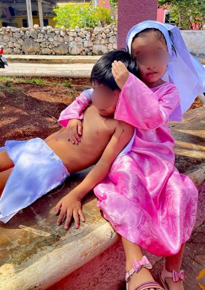Los aleluyos: «dejen de adoctrinar a los niños y de imponerles ideologías. Cuando sean grandes que decidan».

Also los aleluyos: