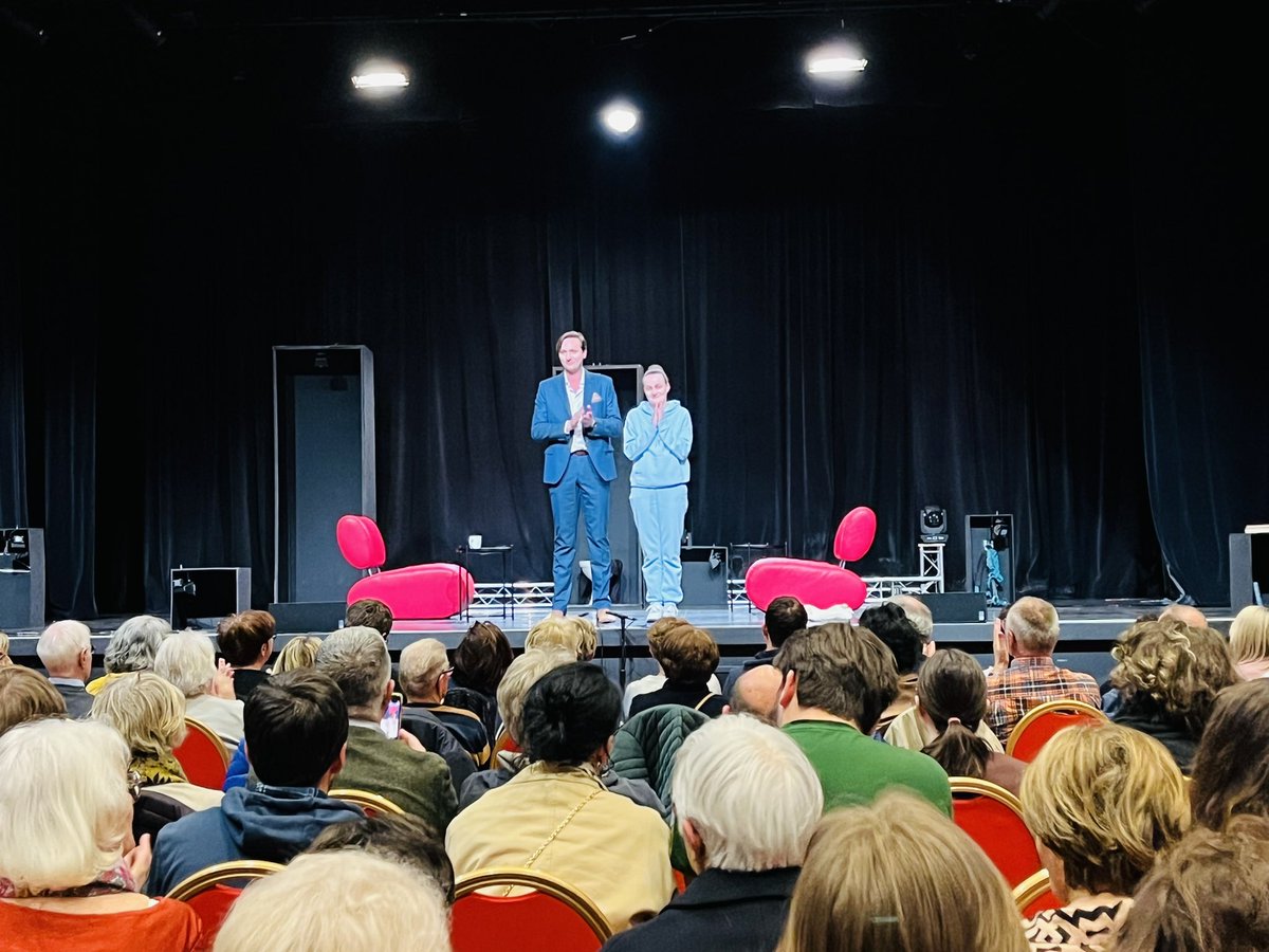 AspergerFam76's tweet photo. 👏🎭 Merci à tous d'être venus à la pièce de théâtre "Invisible" ce soir. Votre présence a été très appréciée et nous espérons que vous avez passé un bon moment. 💙 https://t.co/Y56VVYdlkJ