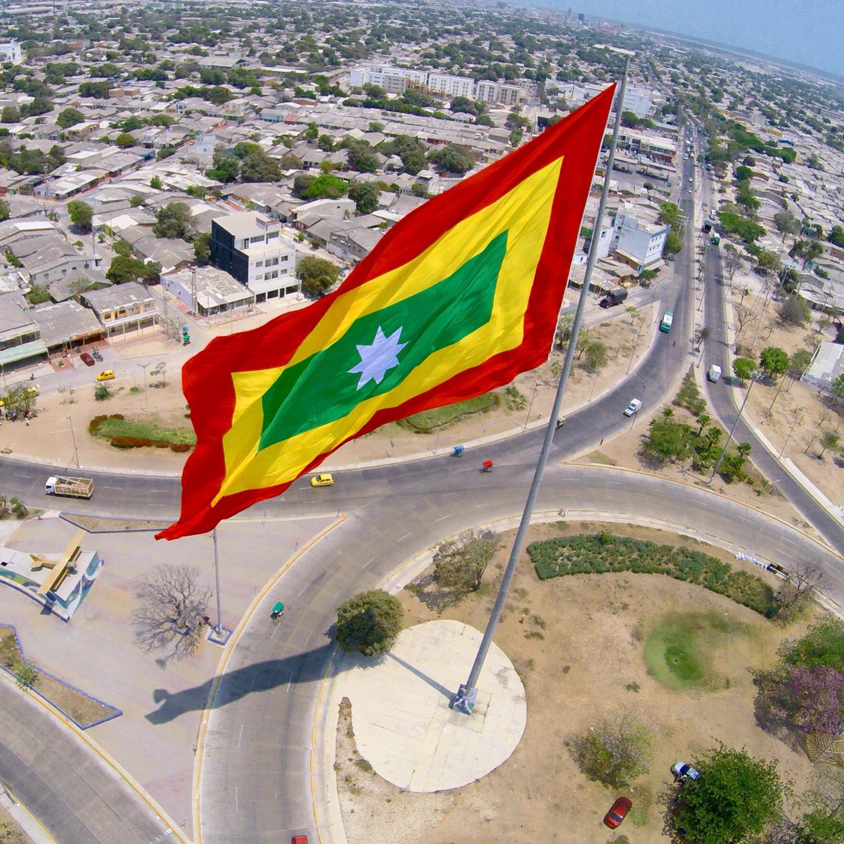 rebellionEPF's tweet photo. Mi ciudad, feliz cumpleaños #Barranquilla210años 
@MalloriRendon 
@Jaimeandresrr 
@Priscilalasp 
@HaeckMaximo 
@carol821212 
@Susanadeleonc 
@pedrosoto785 
@millersoto 
@ReyOspina3 
@FiresoulNath https://t.co/pJb2Kn0u8s