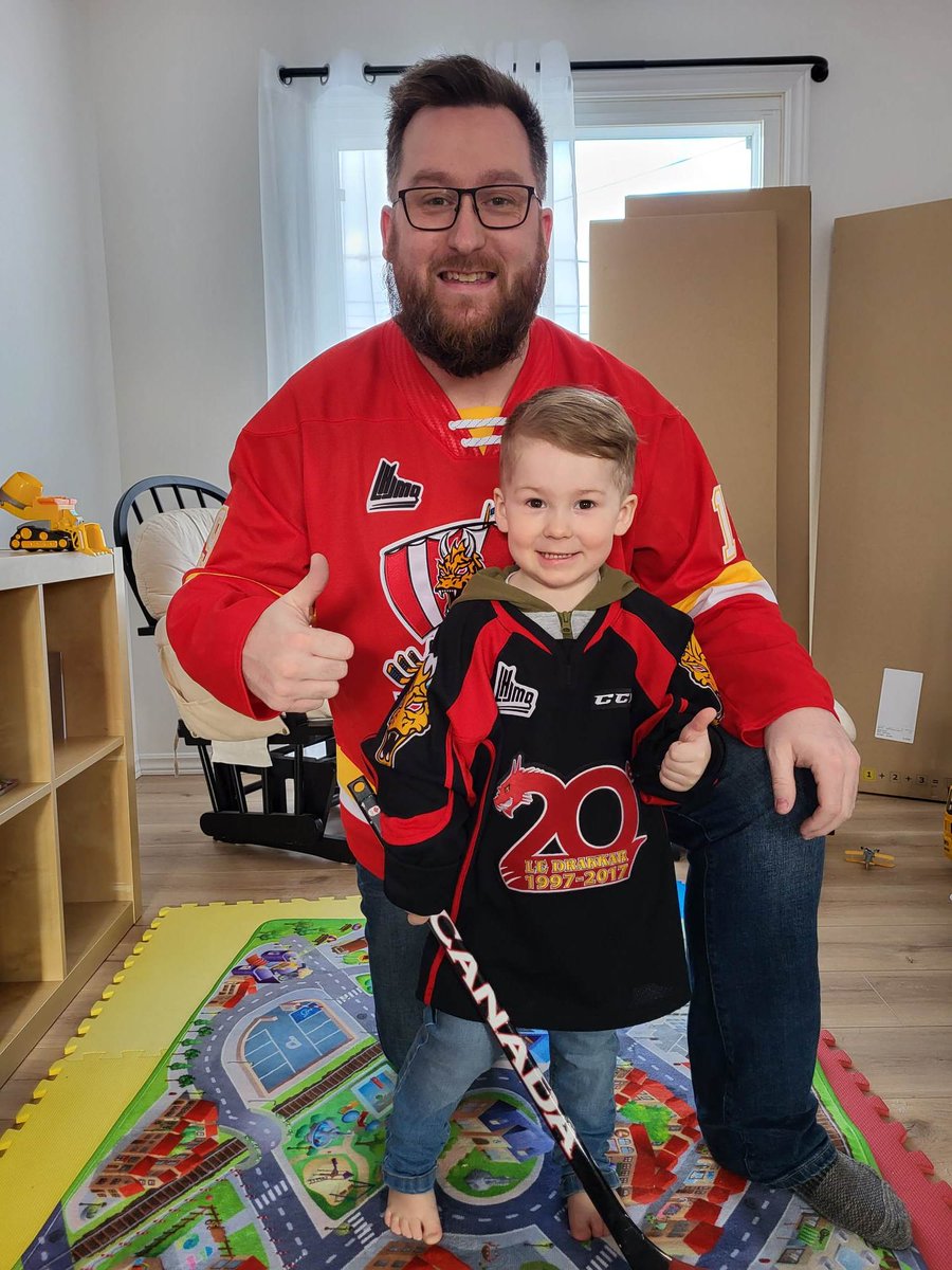 P_O_Normand's tweet photo. On affiche nos couleurs! Match #5 du @DrakkarBAC ce soir. 🦀🔴 #GoDrakkarGo https://t.co/pBC1Q6j77c