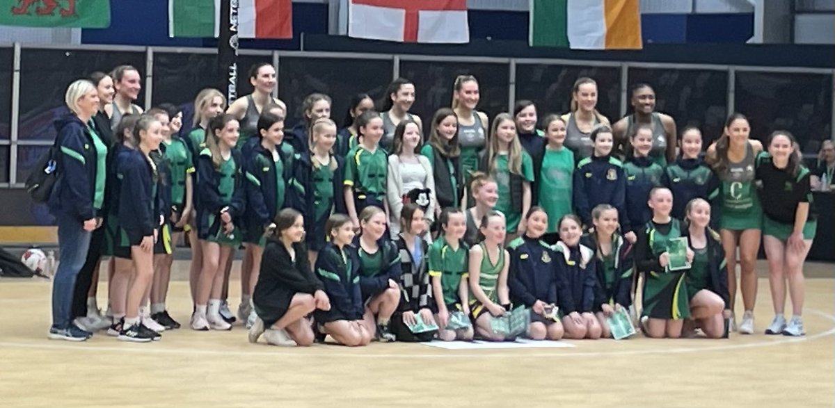 WildeS75's tweet photo. @LlantwitNet @green52_jan @celticdragons_ @GwauncelynPri 
Celtic Dragon mascots https://t.co/aQswJcVbRS