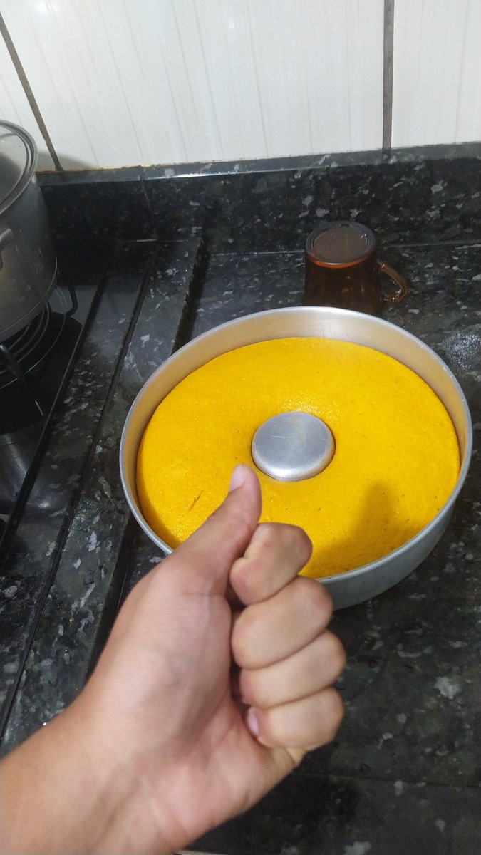 nelsonsorr's tweet photo. Simplesmente viciado em fazer bolo de cenoura https://t.co/6sV0NGOBD7