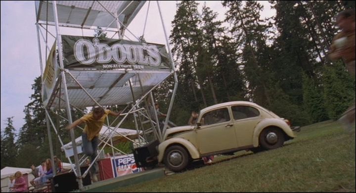 SharkMemess's tweet photo. happy gilmore had to putt around a yellow volkswagen bug and the masters players can’t putt around a tree? https://t.co/0xQ01IaOar
