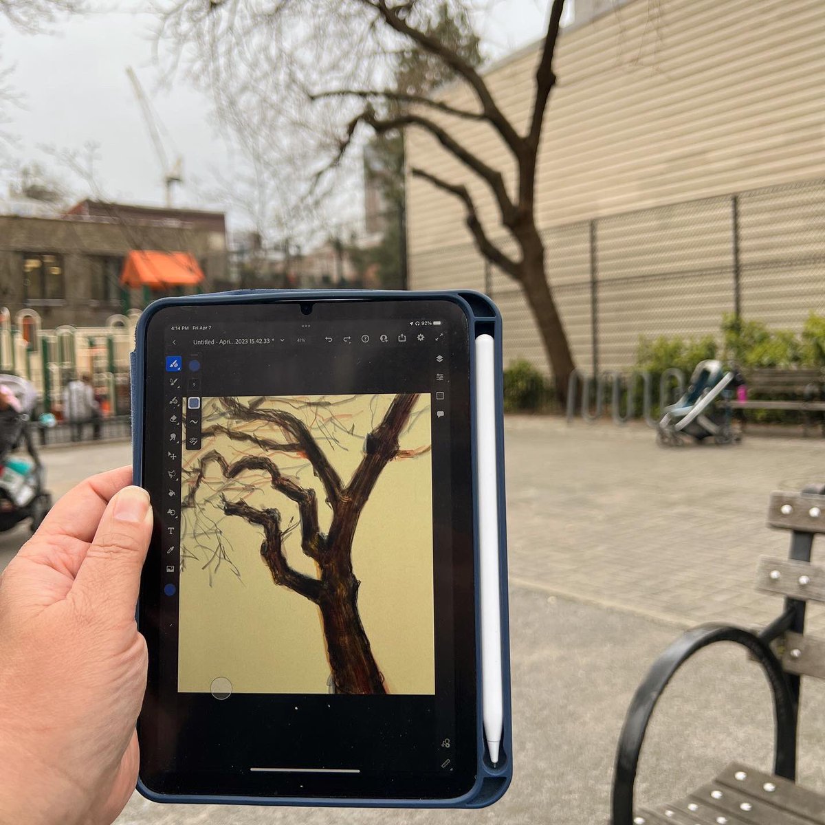 hsyee's tweet photo. โBare Treeโ 04/07/23
#pleinAir #pencil
#illustration by #henryseneyee
#nycurbansketchers #urbansketch #longislandcity #tree #treelimbs #adobefresco #adobedrawing @adobedrawing https://t.co/mGY4hI41hc