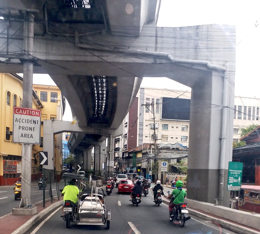 LanceJeremy3's tweet image. Legarda #daysago #roadshot #manila