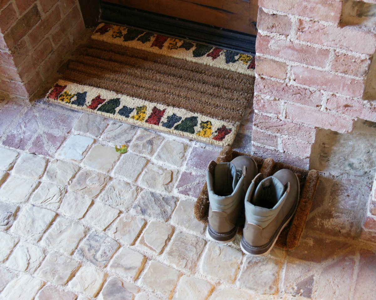 rubbercalhelp's tweet image. Introducing the #Herringbone #BootScraper - the perfect addition to any #frontdoor! Made with 100% natural and unbleached #cocofiber, this #clean and #simple #doormat is a practical way to keep #mud and #dirt out of your #home!