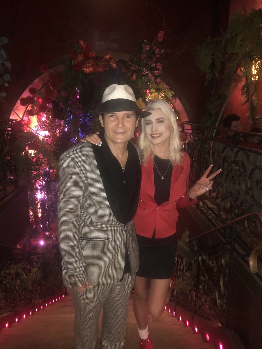 ⁦<a href="/realCFeldman/">TheRealCourtneyFeldman</a>⁩ &amp; I FROM PARIS WOULD@LIKE 2 WISH U ALL A HAPPY GOOD FRIDAY, HAPPY PASSOVER, HAPPY RAMADAN, &amp; OF COURSE HAPPY EASTER! BOTTOM LINE, #EVERYBODY IS GETTIN DOWN W SOME EGGS THIS WEEKEND, UNLESS UR VEGAN, THEN U GOT PLASTIC EGGS! #HAPPYEASTERWEEKEND