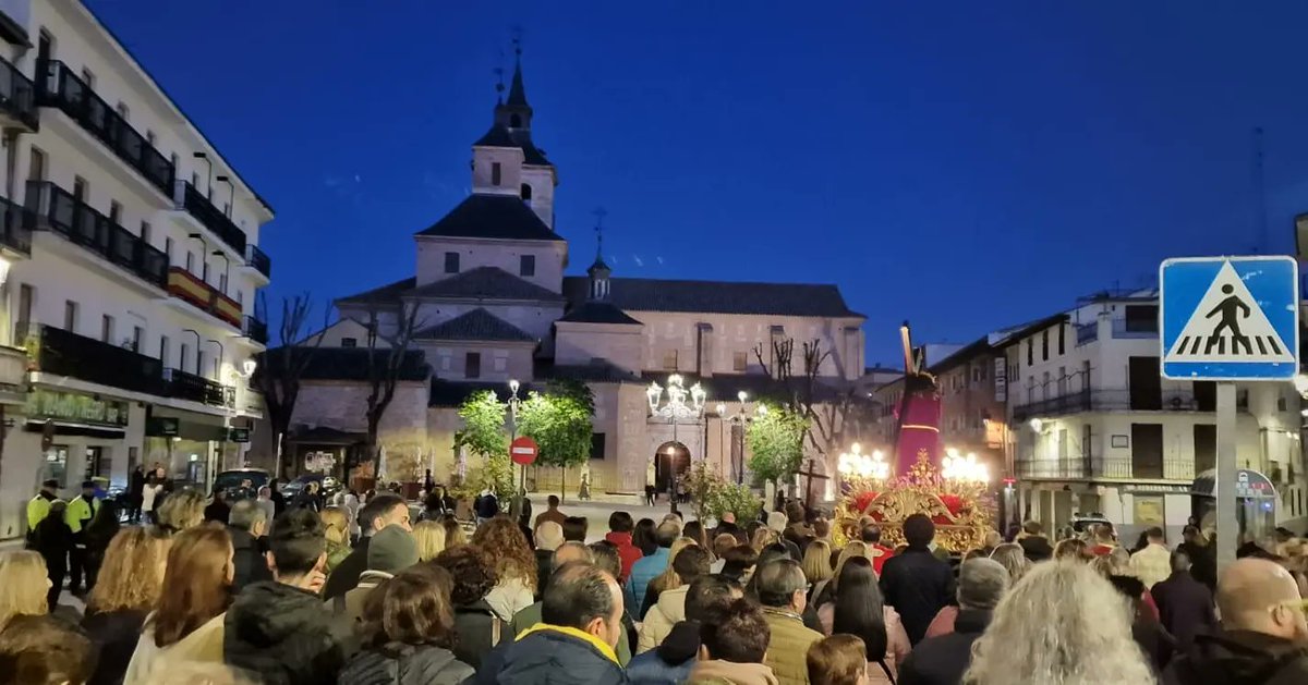 VoxArganda's tweet photo. Hoy Viernes Santo hemos participado en la Procesión del Nazareno.
👉Una antigua tradición #argandeña que cada año atrae a más devotos y que comienza a las 06:00 de la mañana en la Ermita de Ntra. Señora de la Soledad.
#CuidaTusTradiciones
#CuidaArganda https://t.co/5a5vpph4CP
