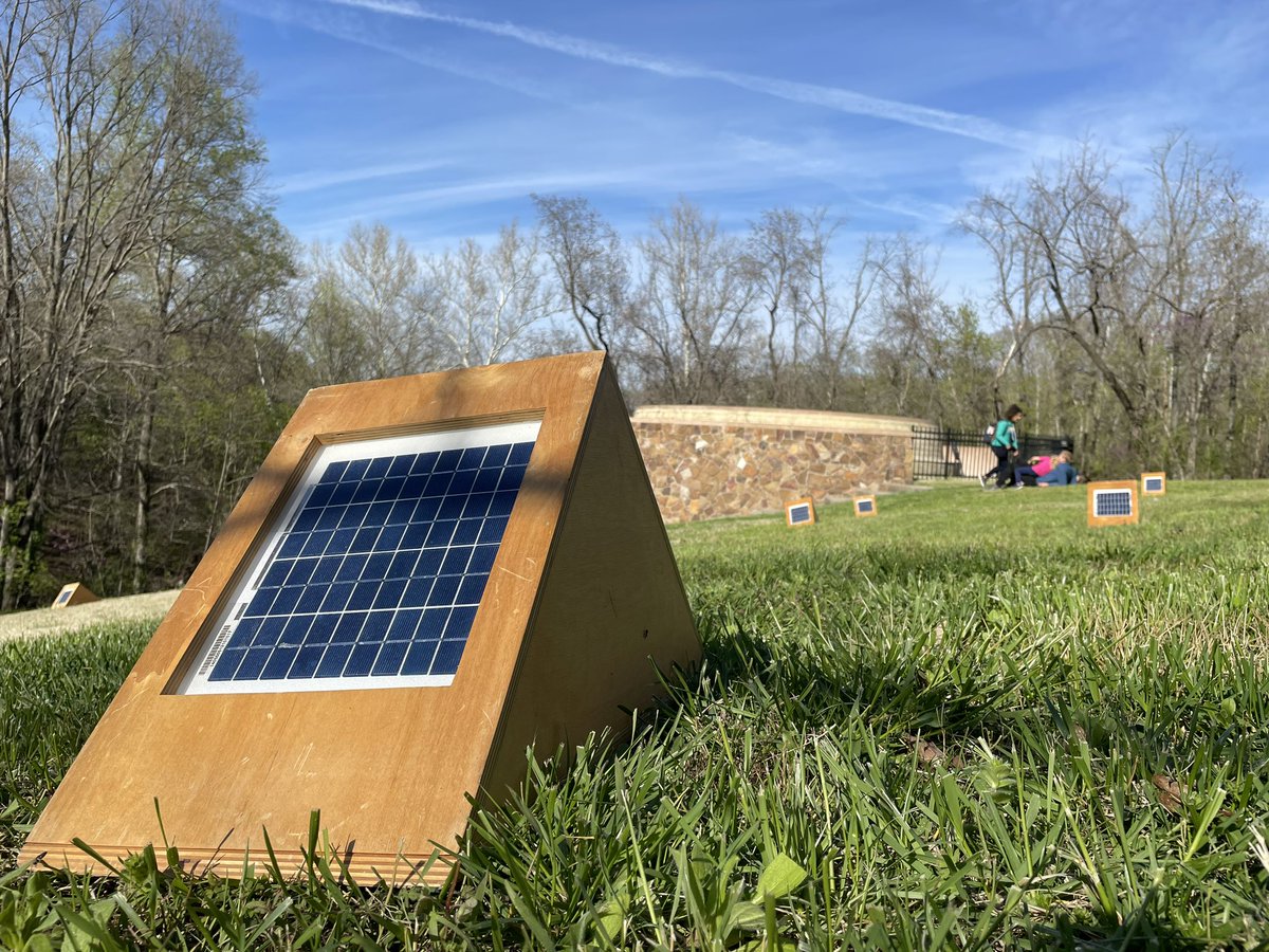 CraigColorusso's tweet image. Sun Boxes at @crystalbridges for First Friday. Next to the Skyspace.