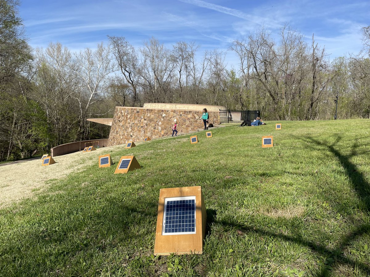 CraigColorusso's tweet image. Sun Boxes at @crystalbridges for First Friday. Next to the Skyspace.