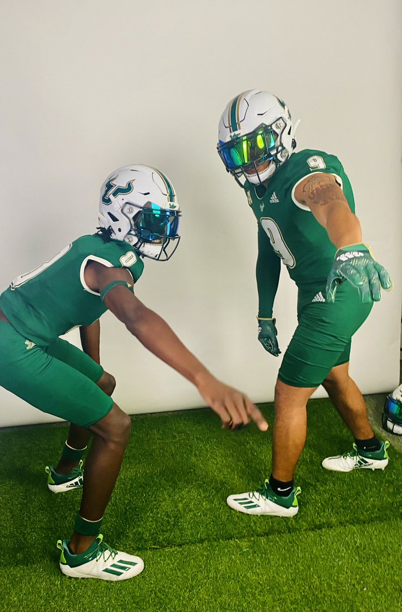 Kaleb Jones 3⭐️ (@kalebjone2) on Twitter photo Showing my lil bro <a href="/De4nthonycaldw1/">DeAnthony “ primetime” Caldwell</a> c/o 25 and my big bro <a href="/EnduiNoesi/">Manny noesi</a> c/o 23 some love! <a href="/EBIndiansFB/">East Bay Football</a> Showing my lil bro <a href="/De4nthonycaldw1/">DeAnthony “ primetime” Caldwell</a> c/o 25 and my big bro <a href="/EnduiNoesi/">Manny noesi</a> c/o 23 some love! <a href="/EBIndiansFB/">East Bay Football</a>