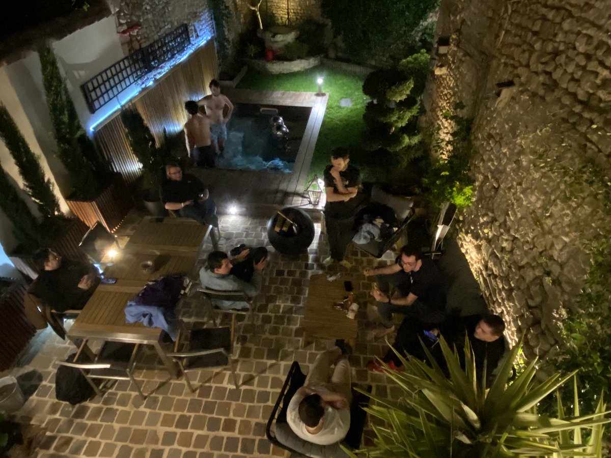 De l’enfer l’année passée au… paradis cette année !

Absolument incomparable, on va passer de chouettes moments en tout temps. 🙌🏻

Un vrai plaisir, c’est magique et magnifique !