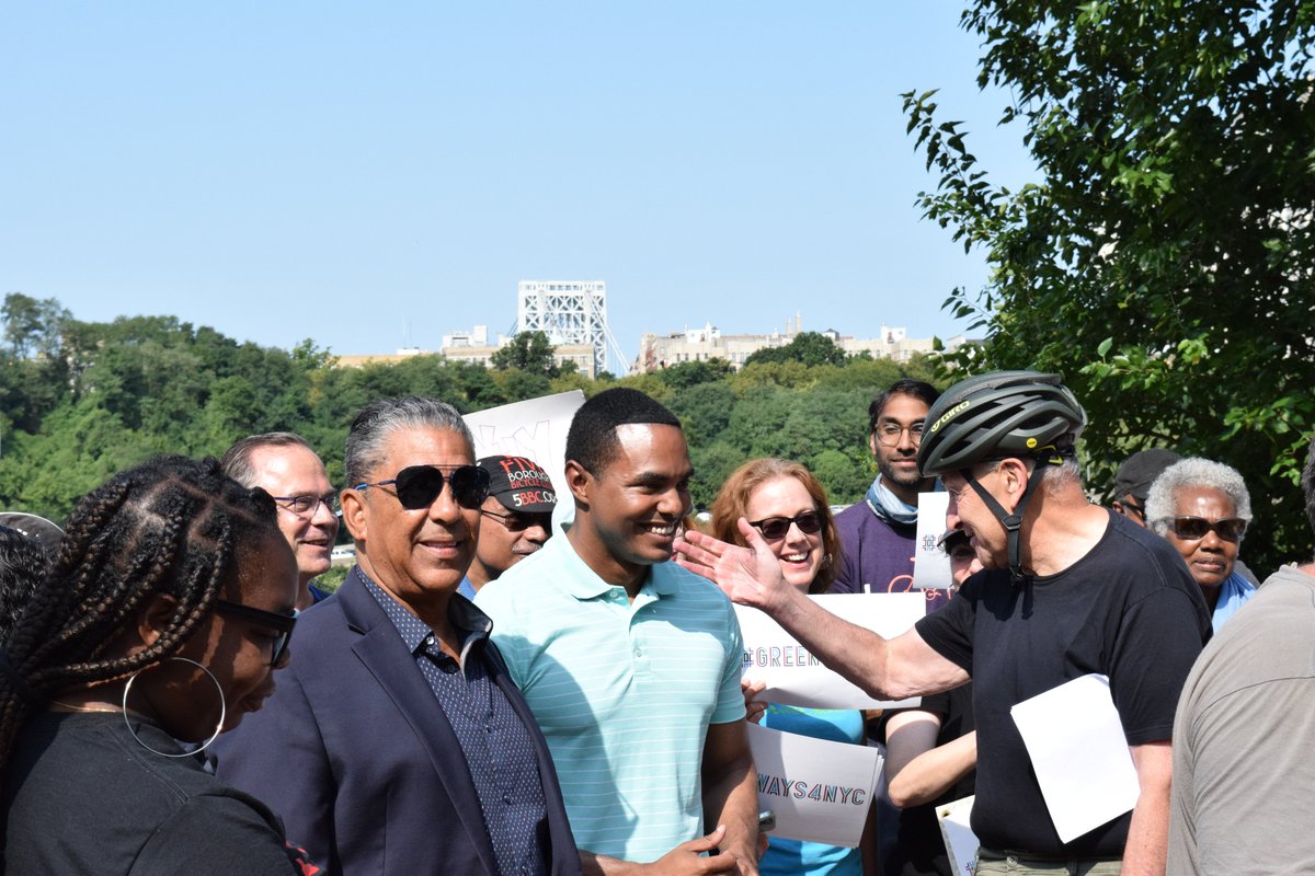 HarlemRiverWG's tweet photo. Senator Chuck Schumer @SenSchumer is a Hero of the Harlem River Greenway. Since 2009, supported @HarlemRiverWG & #HarlemRiverGreenway with @RepJoseSerrano, he also supports #Greenways4NYC Coalition. Also @chuckschumer biked from #Brooklyn to #RAISEGrant Presser #BX #High_Bridge! https://t.co/LnC0YRB0T8