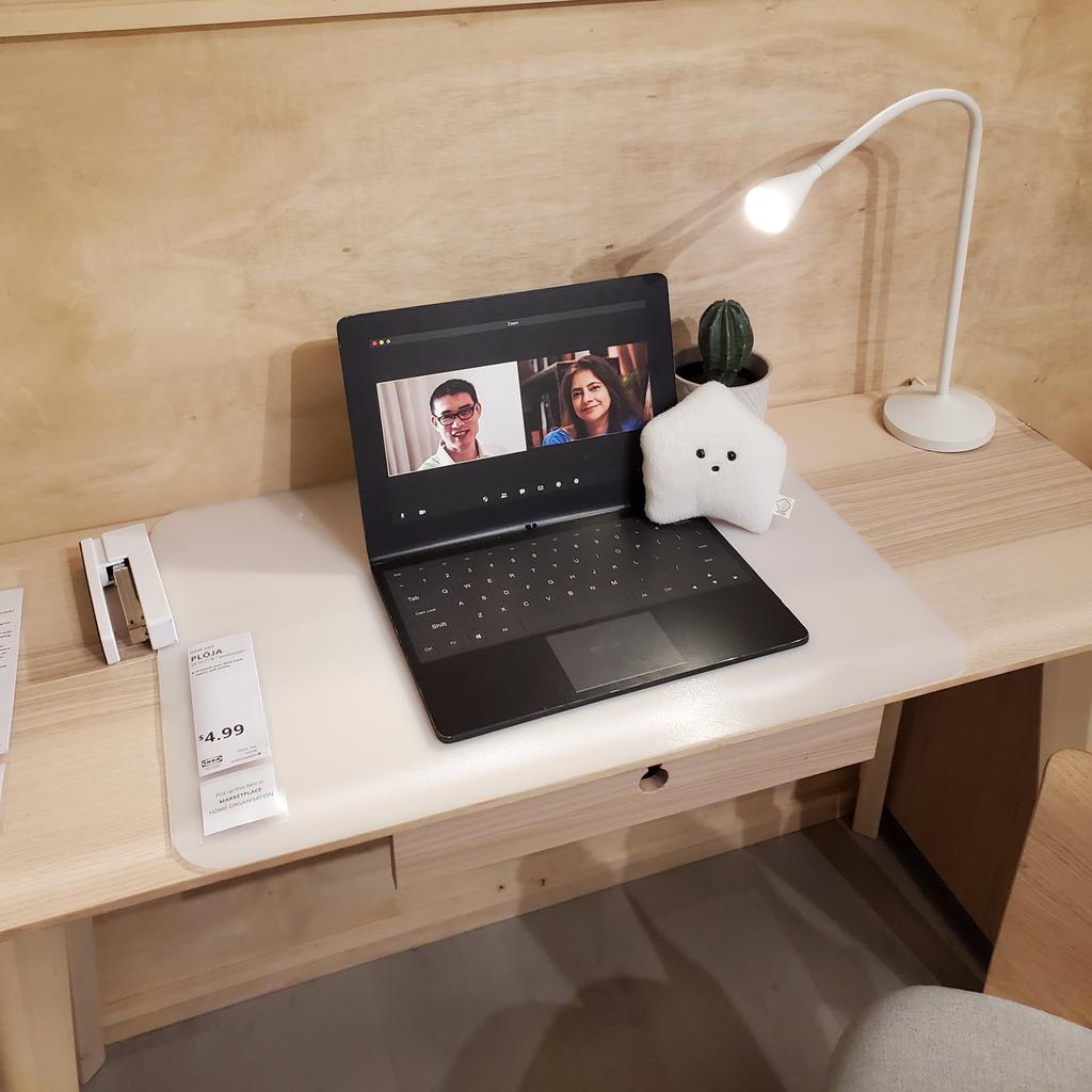 sucklet7's tweet photo. i am having a very important work meeting, i think.
#sucklet. #worklet. #ikealet. https://t.co/de8bxmM0v2