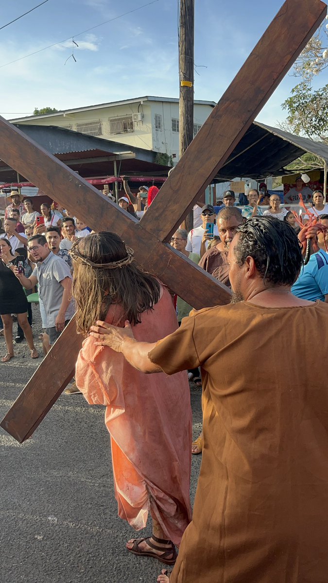 #SemanaSantaPese Semana Santa Viviente.  Y nos amas tanto, que diste la vida por nosotros ✝️ #Pese #Panama