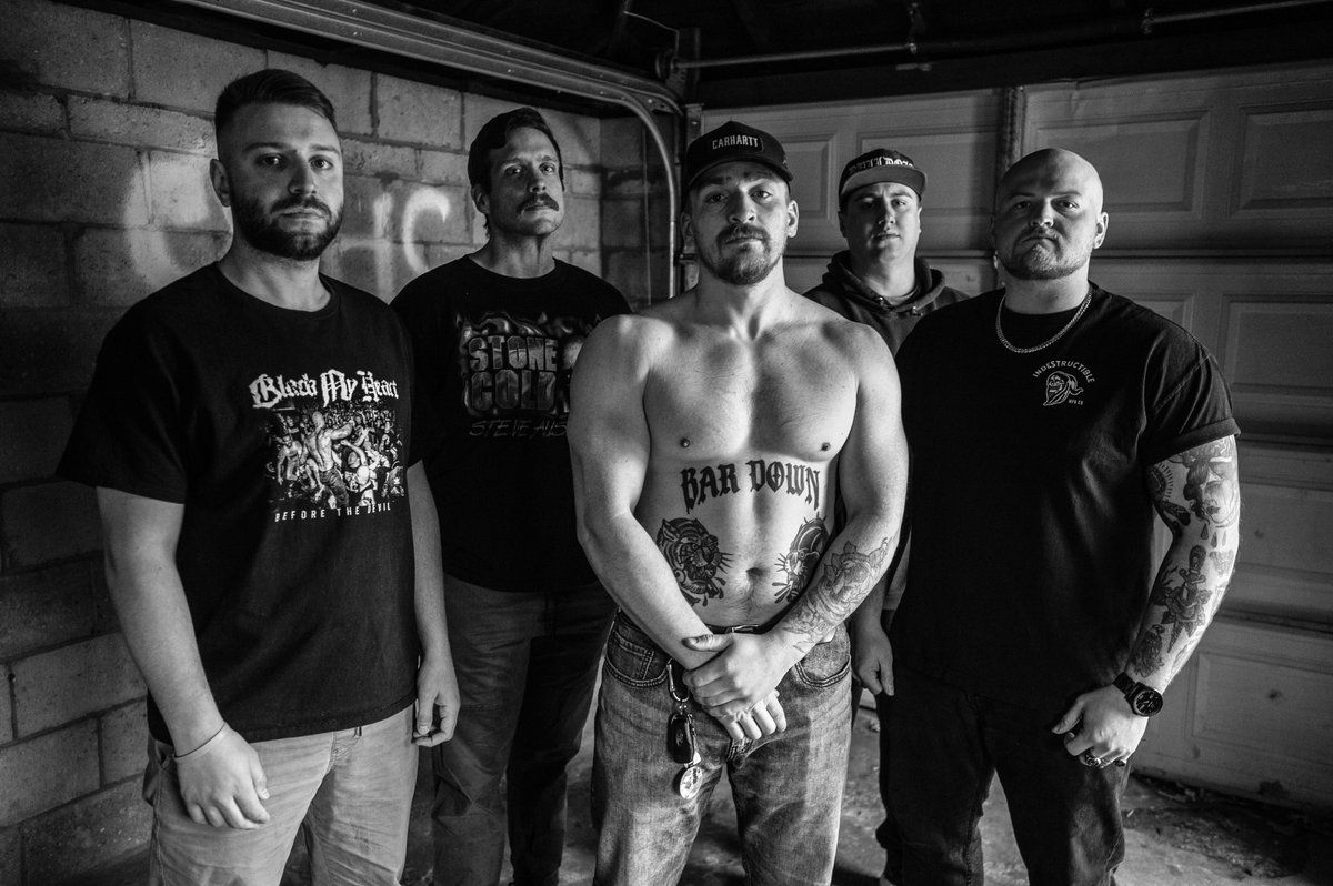 Not a man under 200lbs

spotify.link/DiwyJC4AOyb