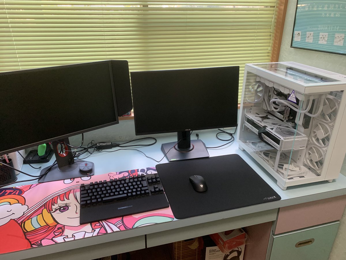 moro_0418's tweet photo. 人生初の自作PCついに完成〜☺️
白いPCにしたくて作ったから大満足😍
完成するまでの費用エグかったから計算したくない😅
#ASUS
#NZXT https://t.co/tFWwRchfUa