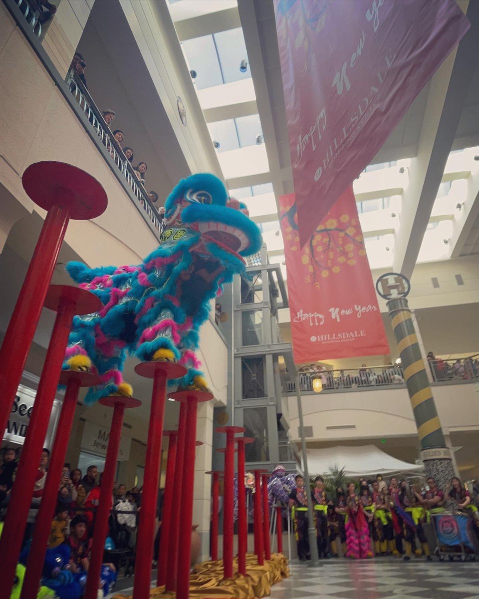 HILLSDALE  MALL FOR YEAR OF THE 🐰🧧 #2023 #lunarnewyear #yearoftherabbit @hillsdale

#LDM #LionDanceME #ldmprintlabs #LDMPhotobooth #LionKingME #Primed #primedsf #liondance #dragondance #yaukungmoon #ykm  #martialarts #kungfu #agt #ykmworld #柔功門
