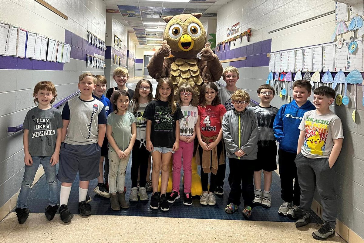 BelgradeStBank's tweet photo. Owlbert is getting a workout this month! Thank you for having us West County Elementary! #TeachChildrenToSave #FinancialLiteracyMonth #TCTS #TheOtherLiteracy #CoolOwlKids
@mobankers  @ABABankers https://t.co/OcSFQve8vU