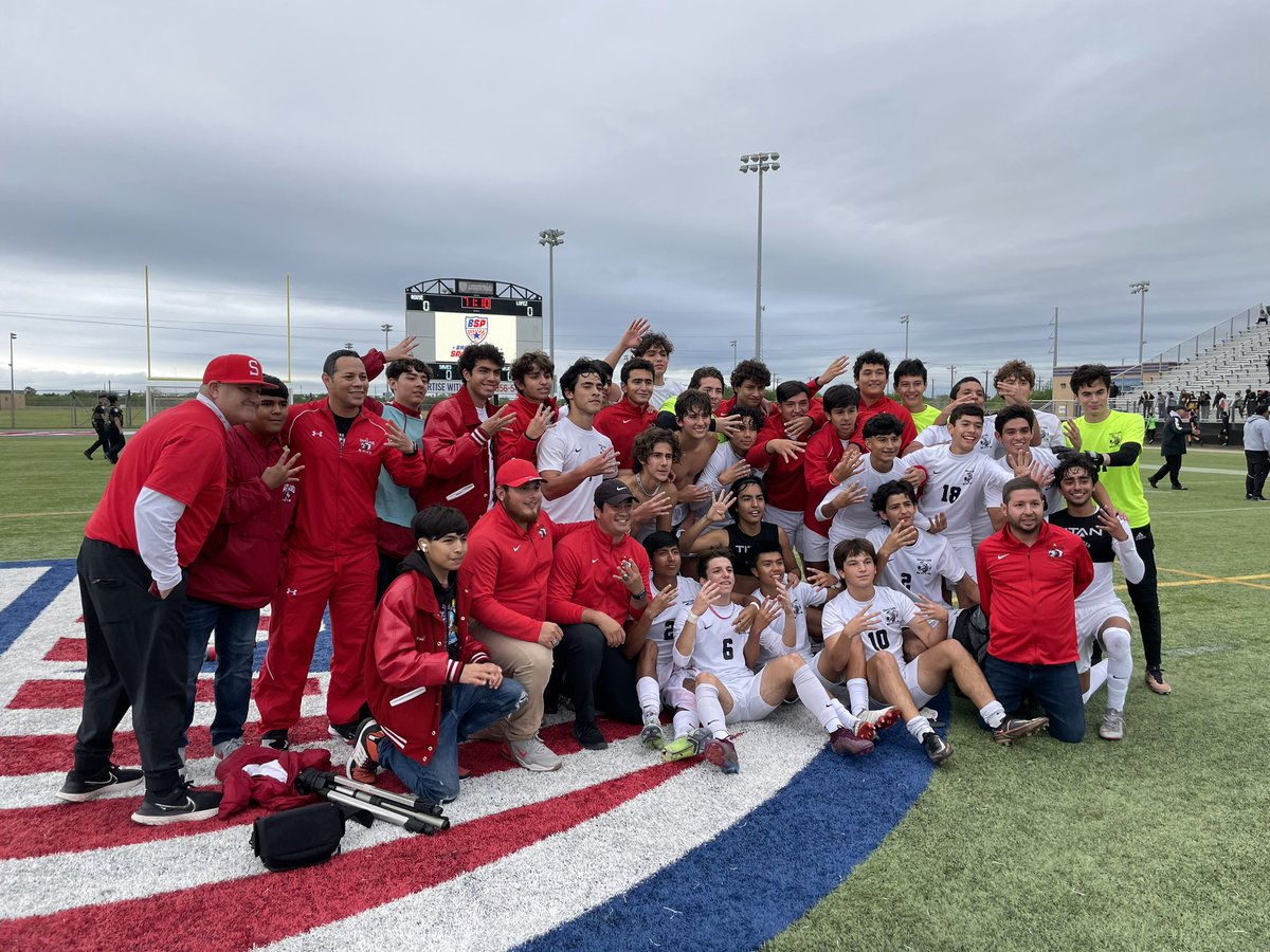 🚨FINAL SCORE🚨

Sharyland High 2

SA Southwest 0

The Rattlers advance to tomorrow’s Region IV-5A final. They’ll take on the winner of the next game between Leander Rouse and Brownsville Lopez. #RGVSoccer #RGVFutbol