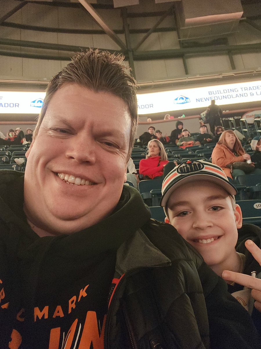 TheMarcus1978's tweet photo. #standonguard Go Growlers Go! https://t.co/XJBcYR0KyN