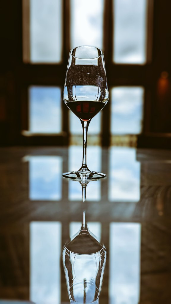 A visit to <a href="/LaCremaWines/">La Crema Winery</a> led to a #pinotnoir #winetasting and checking out the building which was a barn in the 1800's, as well as the owners house at some point ☝️. #winepass #wineisgood #cali #vacay