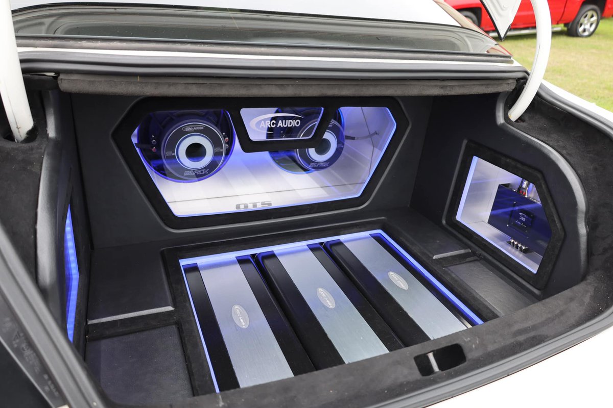 ArcAudio's tweet photo. A little eye candy courtesy of OTS Audio in Oldsmar Florida from the Aggieland Sound Competition over the weekend.😎 🔊 🎵
#arcaudio #otsmobileaudio #caraudio #cleaninstall #sq #bumpinthetrunk #upgradeyourride #musiclover #audiosetup https://t.co/wFpC9gSAZC