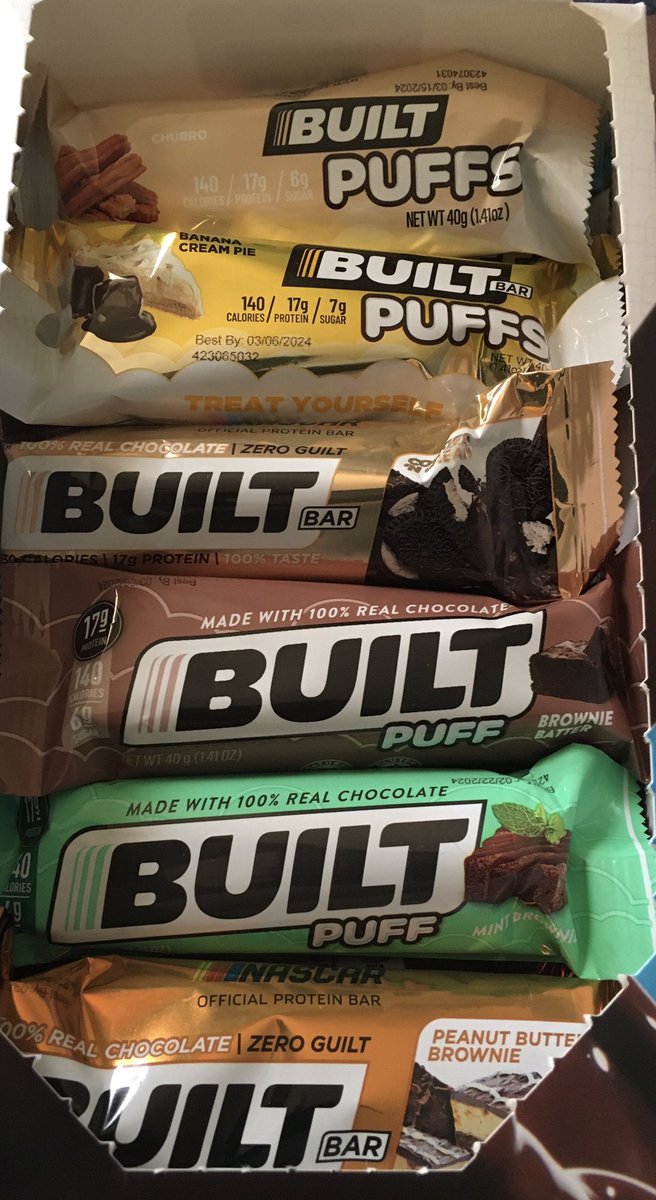 LawrenceUSI's tweet image. Big Thanks to my partners at Built Bar for the package! 100% Percent Real Chocolate &amp;amp; 17g of Protein per #BuiltBar to regulate my diet &amp;amp; daily intake. It’s only the beginning 🤝 #ImBuilt Use my referral link (builtbar.com/?baapp=102191) to get 10% OFF of your first Built Bar order!