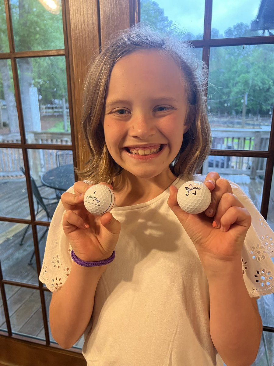 ChaseButlerGolf's tweet photo. @PhilMickelson thanks for making my daughter's first masters special! Amazing what a golf ball can do. https://t.co/hgOhHYLrDI