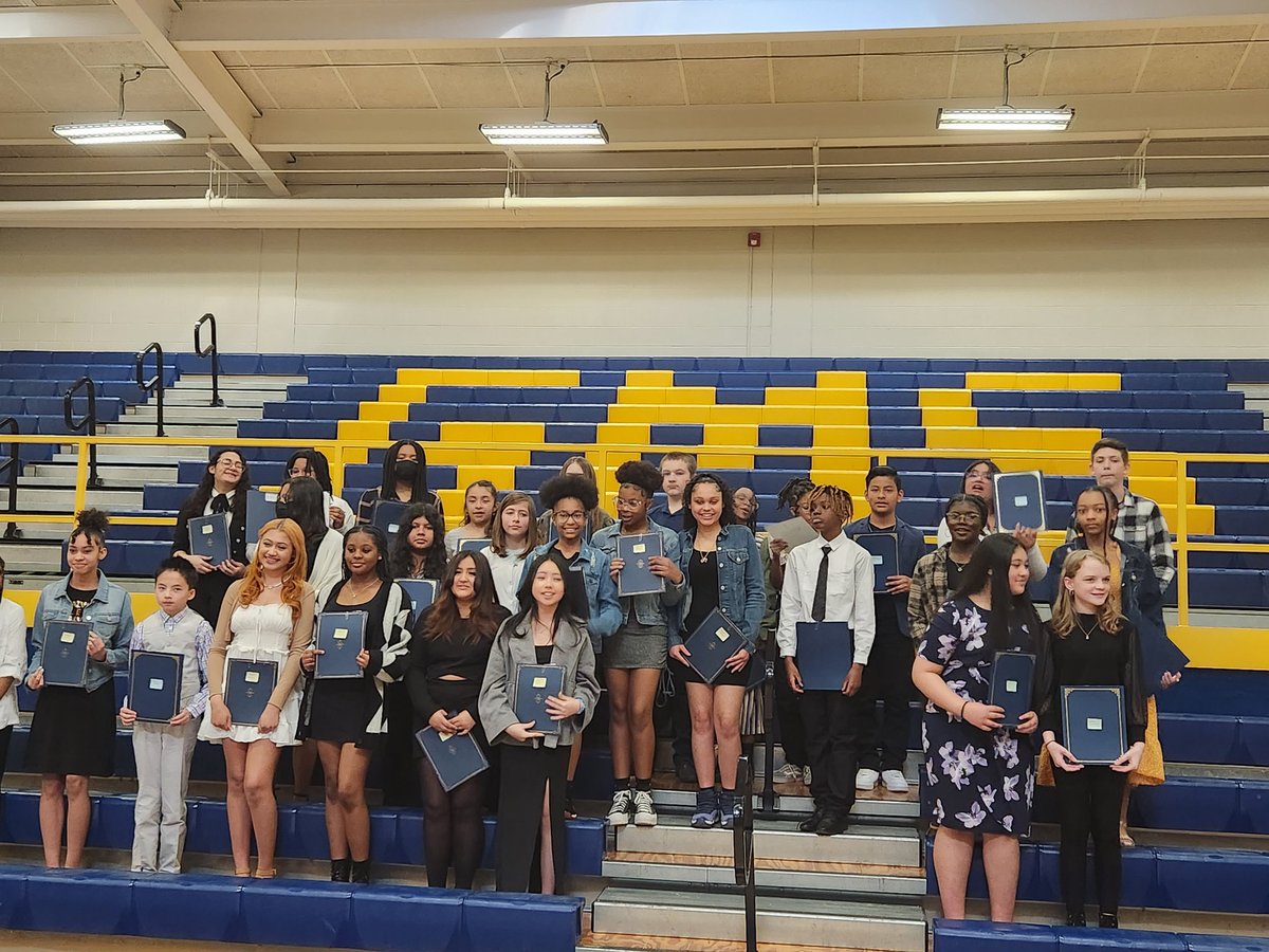 DacusQuinci's tweet image. Celebrating the new initiates of NJHS @GrandviewMiddle as their speaker and GMS even gave a service award named in my honor!
What a great day @GrandviewCSD4 !
#EmpowerPassion
#CreateFuture
#IgniteVision
