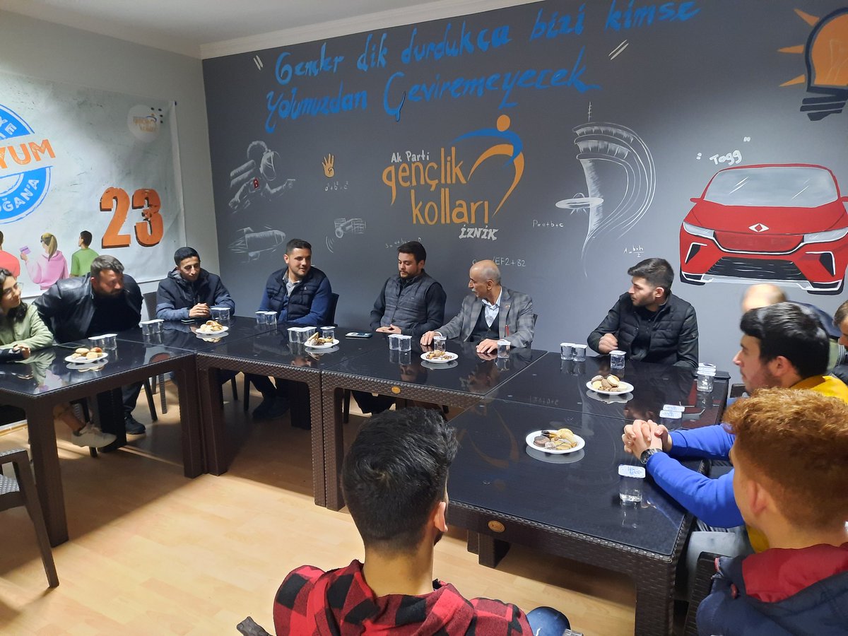 2.Aday adaylık sürecimizde Ak partimizin neşesi, Davamızın neferleri olan Ak Gençlik ile sonlandırıyoruz. Gençlerimizin isteği, arzusuna hayran kaldım. Gençliğin  isteği bizim için her zaman bir emirdir. Eyvallah Gençler sağolun.
#Türkiyeyüzyılı 
#AkParti