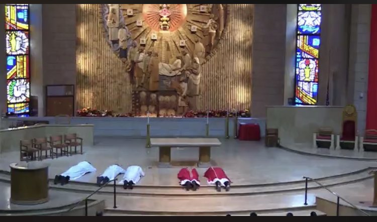 bpdflores's tweet photo. Good Friday Liturgy of the Lord’s Passion. Basílica de la Virgen, San Juan. https://t.co/Ppd5ONBmCF