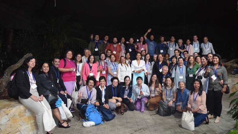 📷 Llegó esta fotito del día de la inauguración de la <a href="/WCSJ23/">12th World Conference of Science Journalists</a> #Medellín 

El periodismo científico latinoamericano crece y se fortalece a nivel regional... 🙋‍♂️🙋‍♀️

🇦🇷🇪🇨🇨🇴🇵🇪🇨🇺🇧🇷🇨🇱🇧🇴🇻🇪🇺🇾🇨🇷🇬🇹🇲🇽