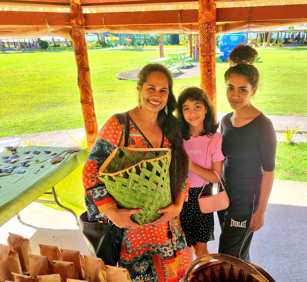 Thank you for supporting the SWAG market! 
We are the ONLY MARKET in SAMOA that #bans 🚫 single-use plastic and styrofoam! Thanks to all who brought a #reusable bag or took home an #atolauniu!🌱🌻🥑🍉  #greenchoices #noplastic #nostyrafoam #greenmarket #reducereuserecyclerefuse