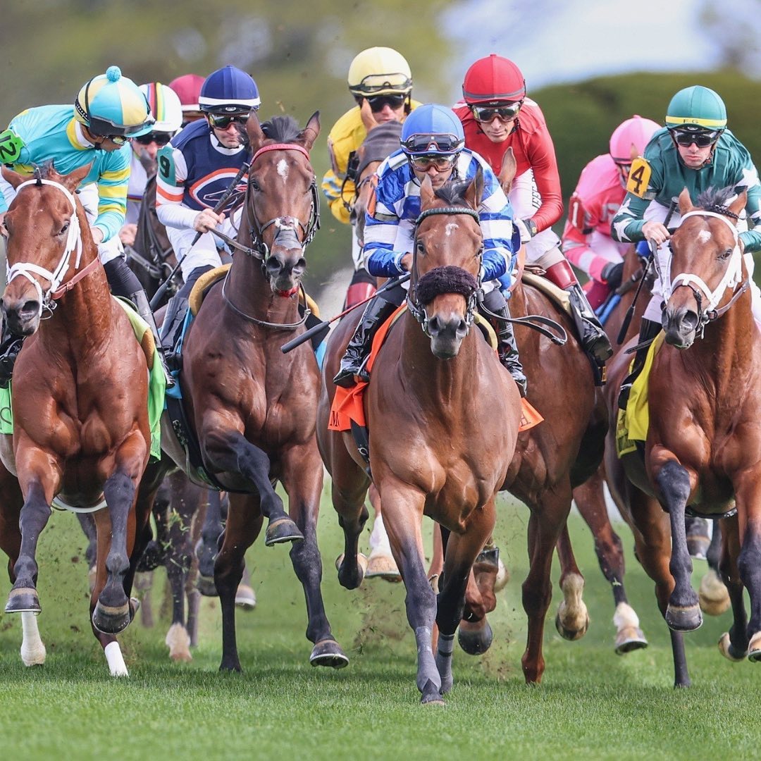 Our <a href="/TUWBX/">Transylvania WBX</a> women's basketball national champions presented a trophy to trainer of Mo Stash, the winner of today's Kentucky Utilities Transylvania Stakes at <a href="/keeneland/">Keeneland</a>  Congratulations! #OpeningDay