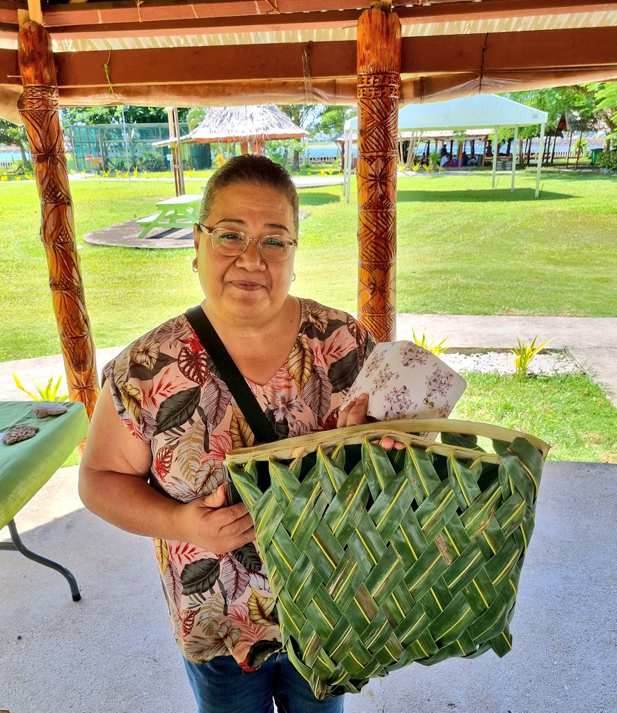 SWAG_Samoa's tweet photo. Thank you for supporting the SWAG market!
We are the ONLY MARKET in SAMOA that #bans π« single-use plastic and styrofoam! Thanks to all who brought a #reusable bag or took home an #atolauniu!π±π»π₯π #greenchoices #noplastic #nostyrafoam #greenmarket #reducereuserecyclerefuse https://t.co/CroXxDVodG