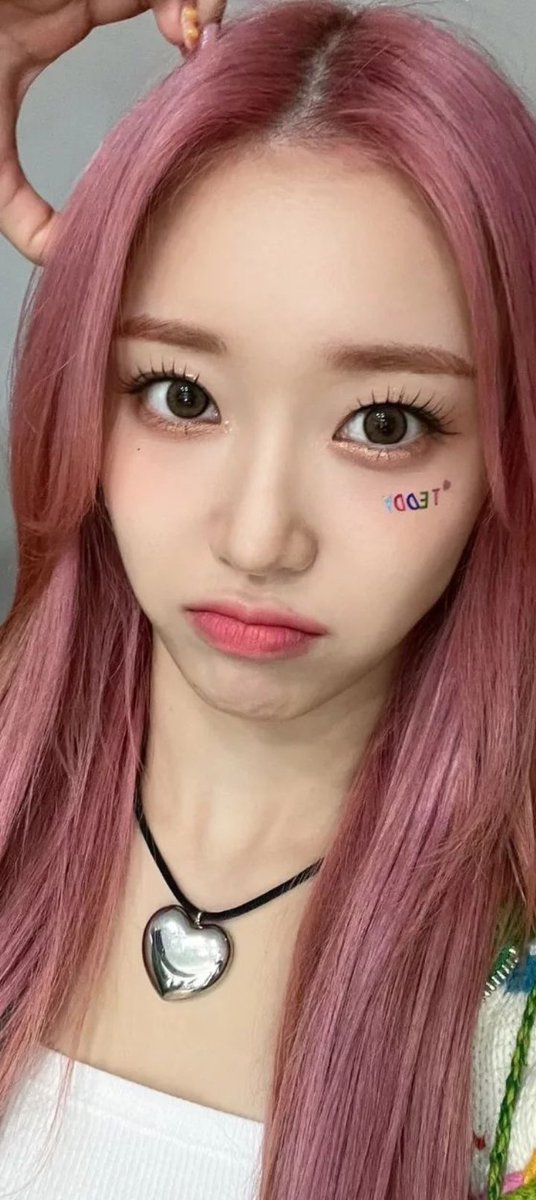 sasanctbts's tweet photo. Wallpaper HP stayc sumin #STAYC #staycsumin https://t.co/w6hZd9EbTi
