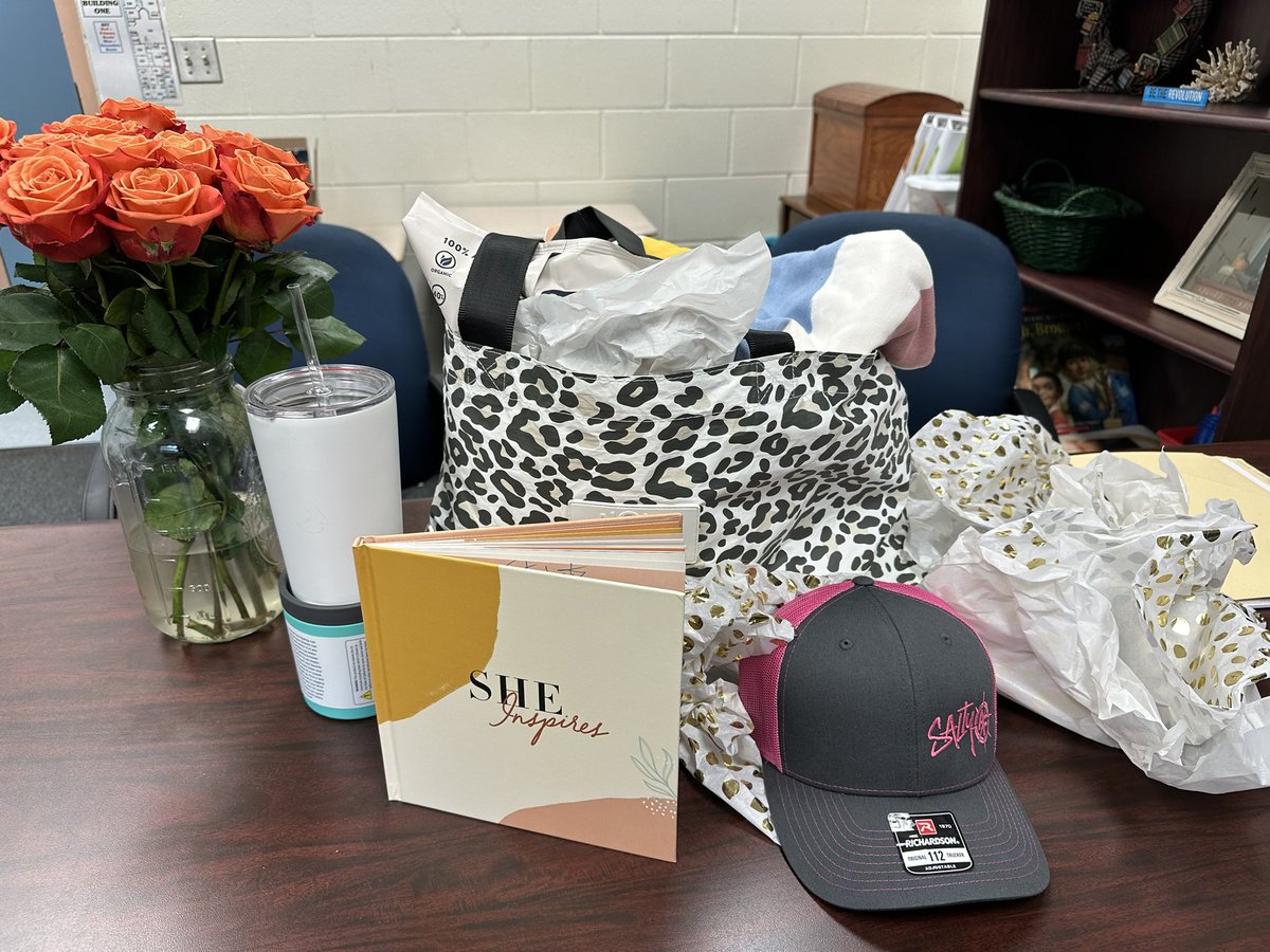 Michelle Miles tweet media